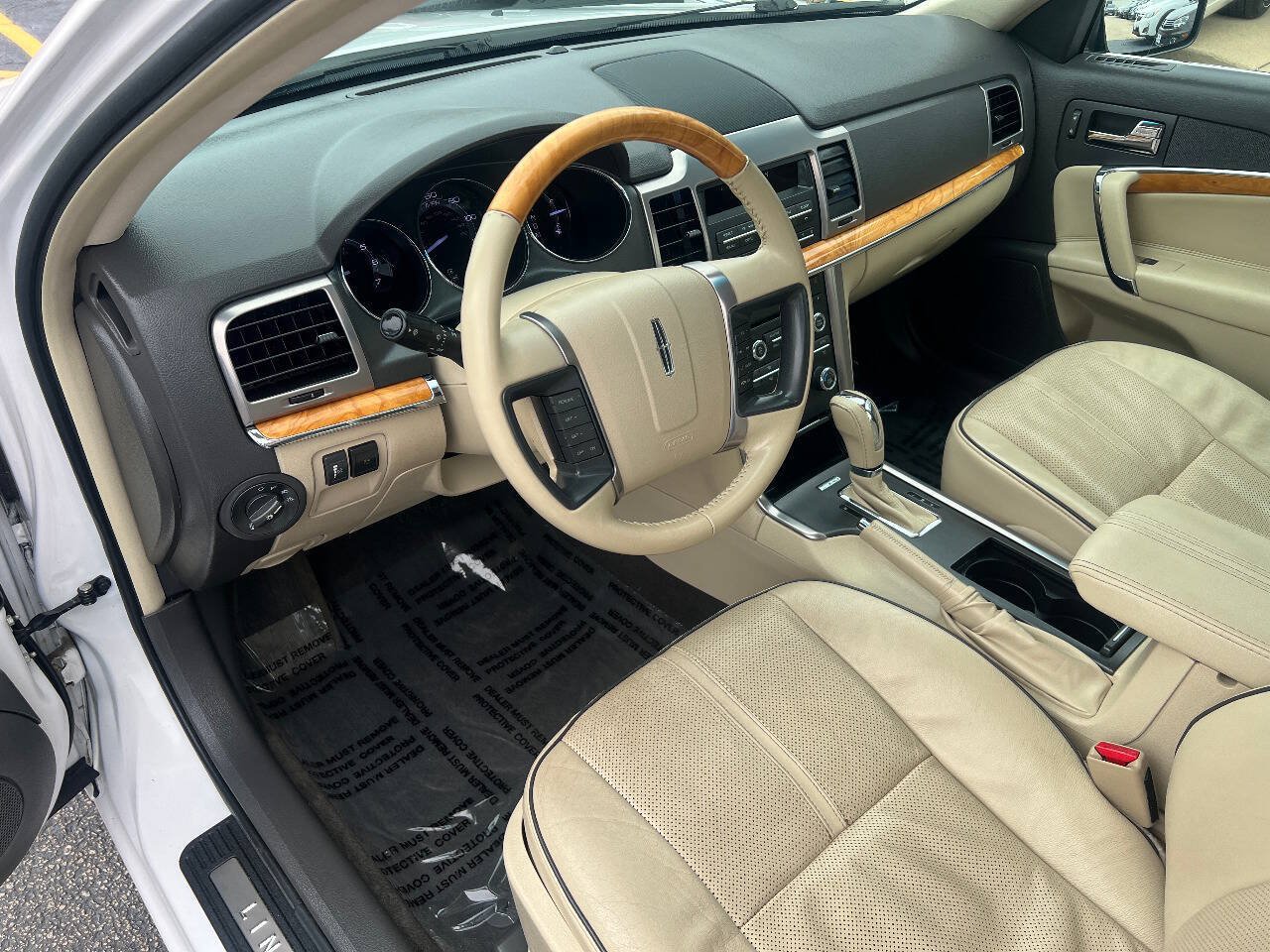 Used 2010 Lincoln MKZ FWD image 17