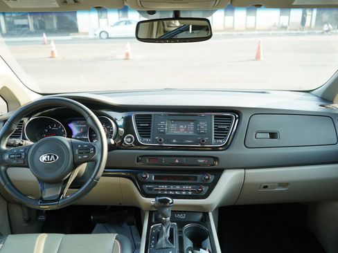 Used 2016 Kia Sedona EX FWD image 20