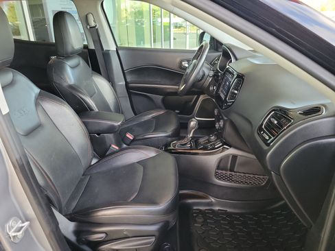 Used 2018 Jeep Compass Limited image 31