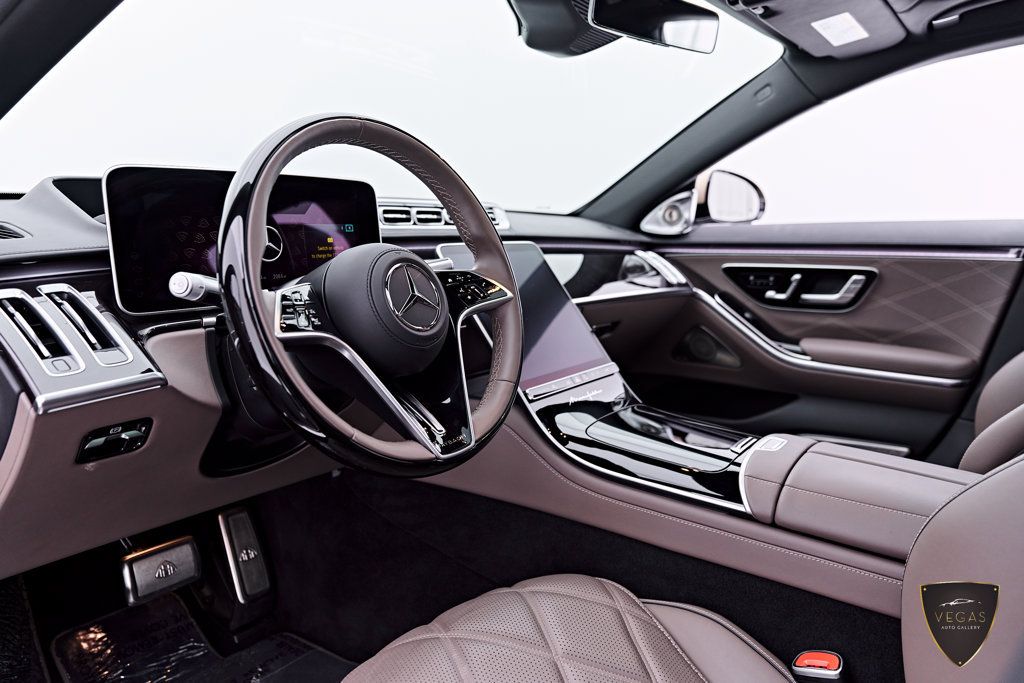 Used 2024 Mercedes-Benz Maybach S 680 4MATIC image 2
