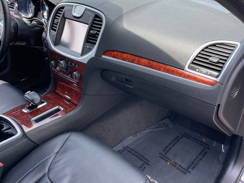 Used 2012 Chrysler 300 Limited RWD image 22