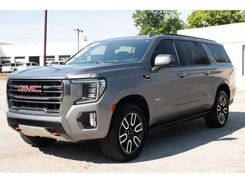 Used 2022 GMC Yukon XL AT4 AWD/4WD image 4