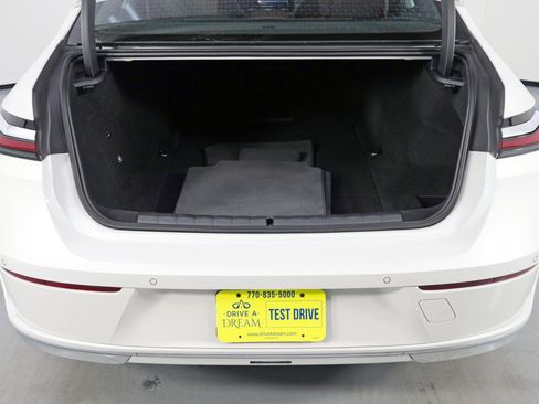 Used 2023 BMW i7 xDrive60 AWD/4WD image 6
