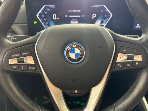 Used 2023 BMW i4 eDrive35 w/ Premium Package RWD image 10
