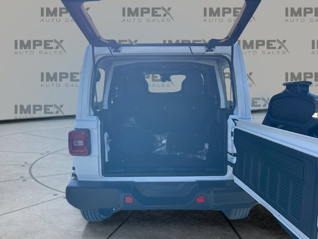 Used 2026 Jeep Wrangler Unlimited Sahara AWD/4WD image 26