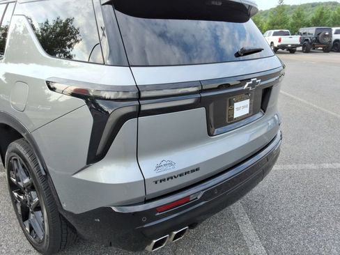 Certified 2024 Chevrolet Traverse RS FWD image 13