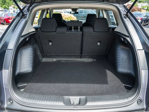 Used 2023 Honda HR-V LX image 9