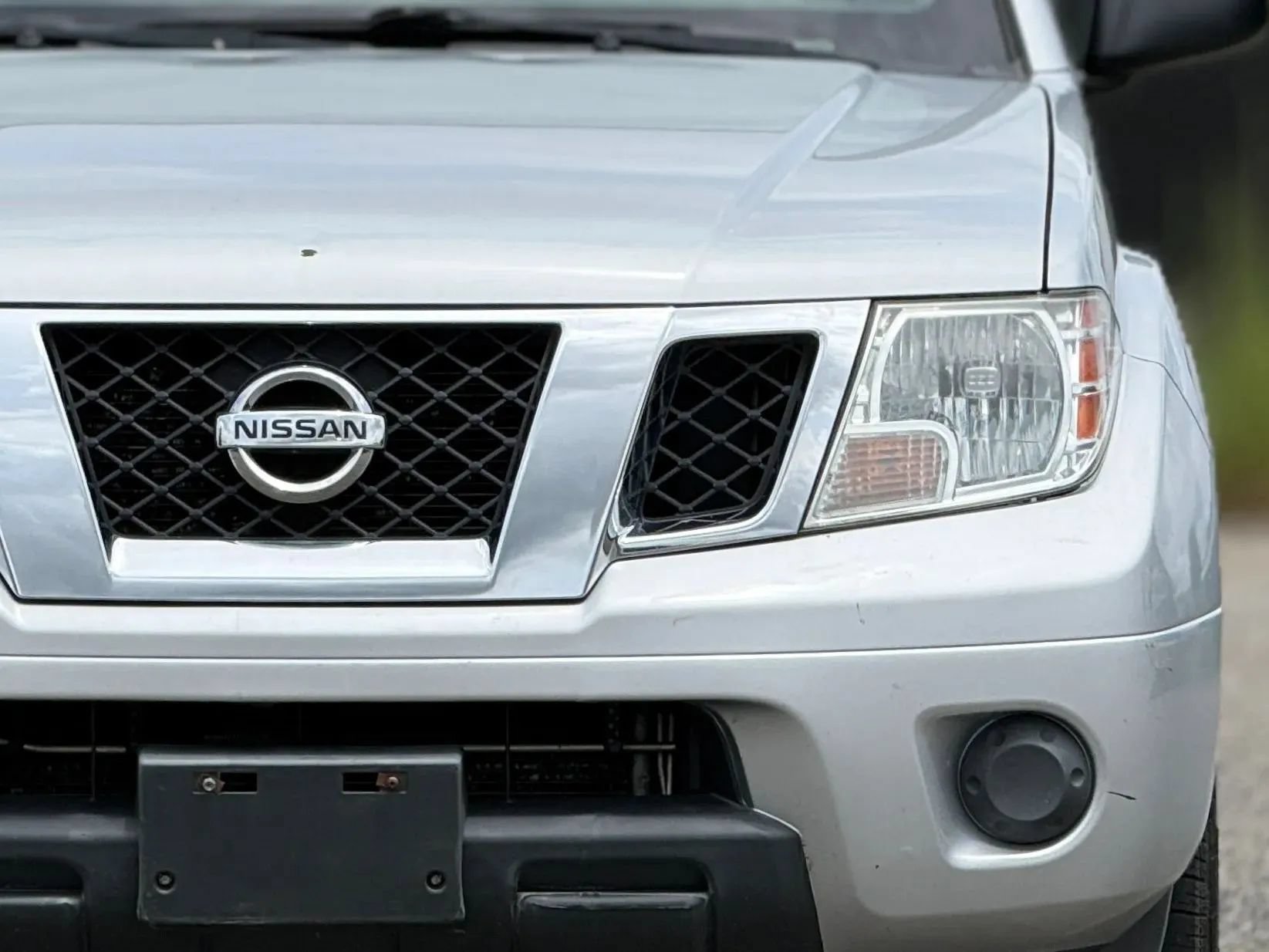Used 2012 Nissan Frontier SV AWD/4WD image 12