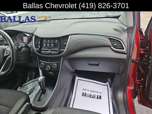Certified 2022 Chevrolet Trax LT w/ LT Convenience Package image 29