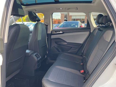 Certified 2023 Volkswagen Taos SE w/ Panoramic Sunroof Package image 20