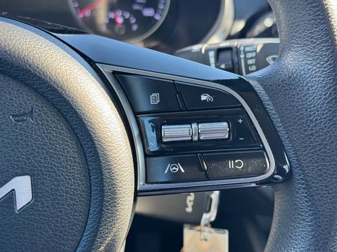 Certified 2023 Kia Forte LXS image 16