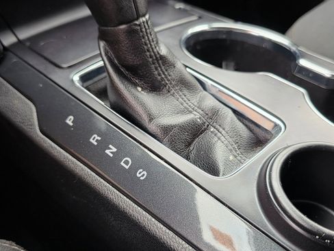 Used 2019 Ford Explorer XLT image 44