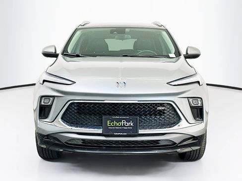 Used 2024 Buick Encore GX Sport Touring image 2