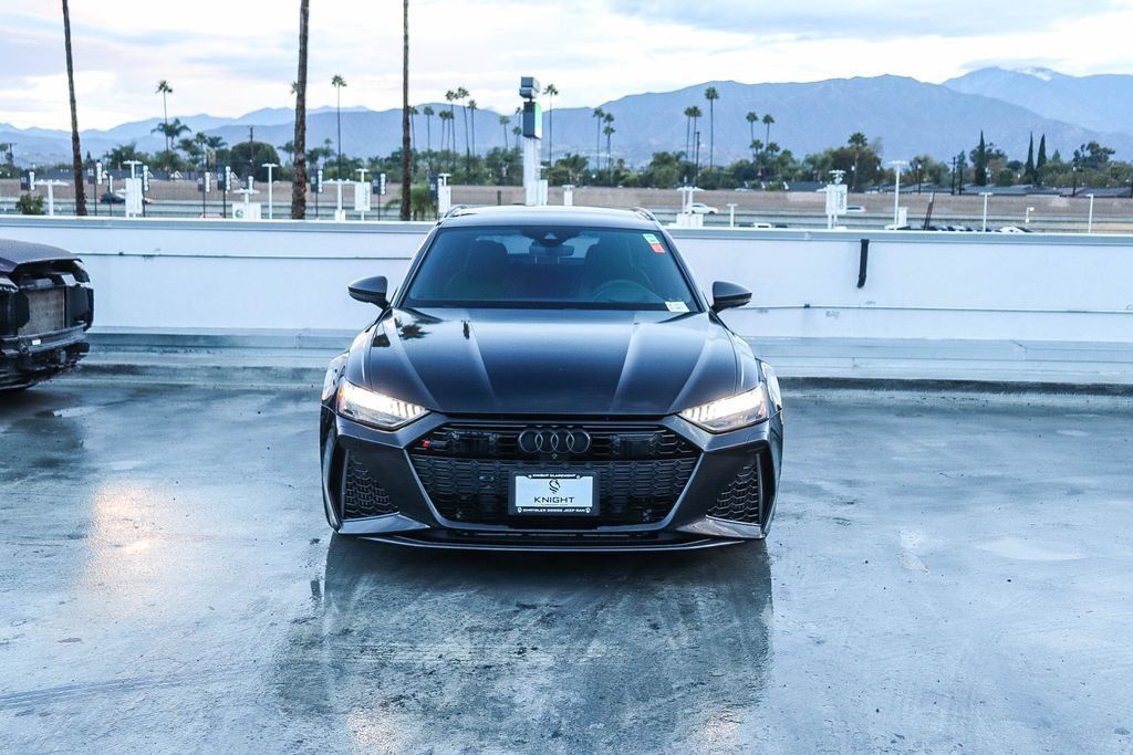 Used 2022 Audi RS 6 w/ Carbon Optic Package AWD/4WD image 3