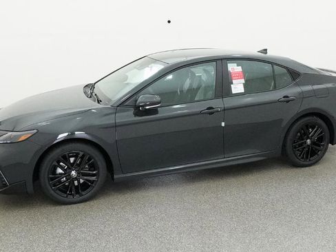 New 2026 Toyota Camry SE image 5