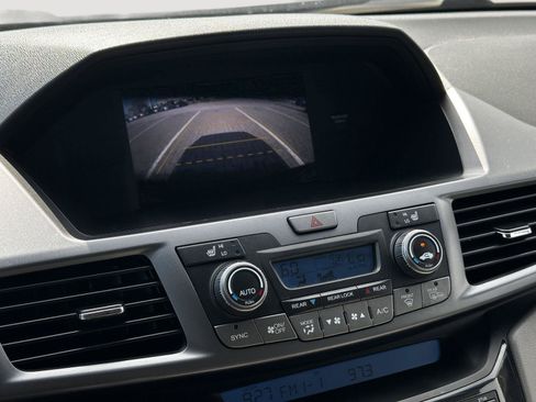 Used 2012 Honda Odyssey Touring Elite image 17