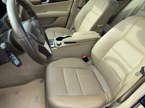 Used 2012 Mercedes-Benz C 250 Sport image 16