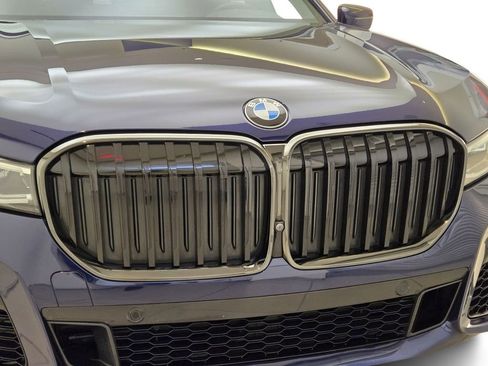 Used 2022 BMW 740i w/ M Sport Package image 4