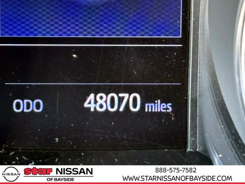 Used 2019 Toyota C-HR XLE image 30