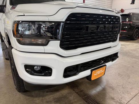Certified 2024 RAM 2500 Big Horn w/ Night Edition AWD/4WD image 2