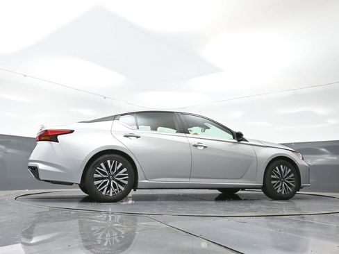 Used 2024 Nissan Altima 2.5 SV image 47