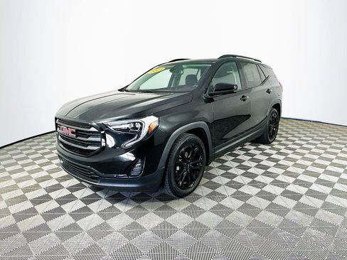 Used 2021 GMC Terrain SLE w/ Driver Convenience Package image 5