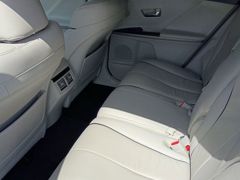 Used 2014 Toyota Venza XLE w/ XLE Premium Package FWD image 8