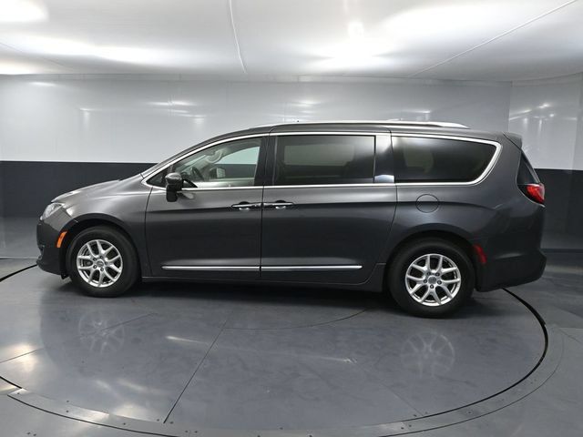 Used 2020 Chrysler Pacifica Touring-L FWD image 6