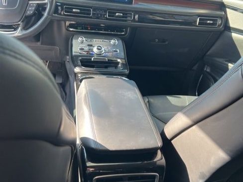 Used 2022 Lincoln Nautilus Reserve image 12