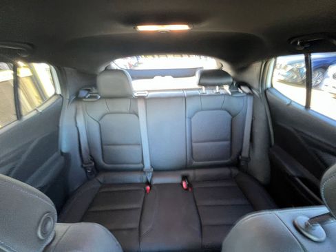 Used 2025 Buick Envista Sport Touring image 37