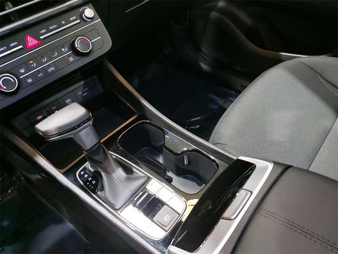 Certified 2025 Hyundai Tucson SE image 23