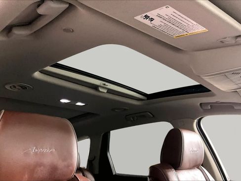 Used 2020 Buick Enclave Avenir w/ Avenir Technology Package AWD/4WD image 14