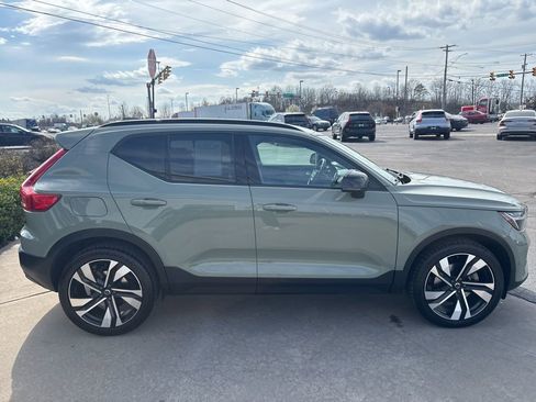 Certified 2023 Volvo XC40 B5 Ultimate AWD/4WD image 5