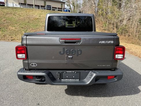 Used 2025 Jeep Gladiator Sport image 7