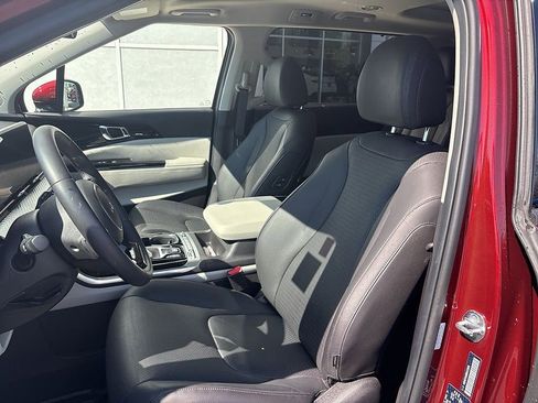 Used 2024 Kia Carnival SX Prestige image 4