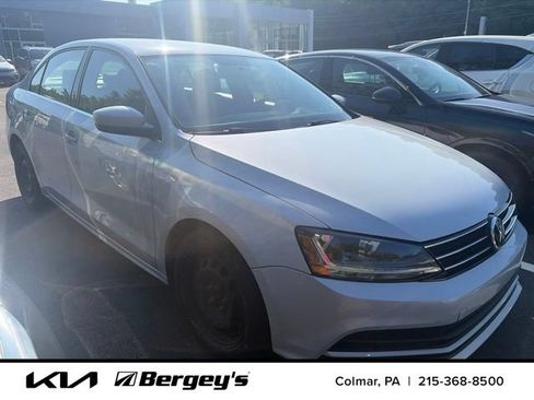 Used 2017 Volkswagen Jetta S FWD image 3