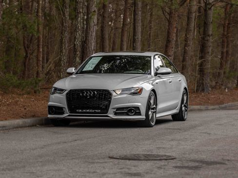 Used 2017 Audi S6 Prestige w/ S6 Sport Package image 42