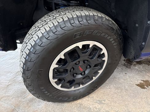 Used 2024 Toyota Tacoma TRD Off-Road image 4