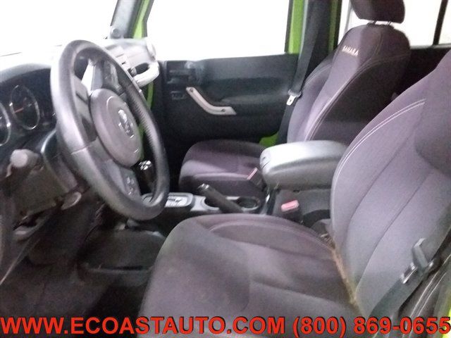 Used 2013 Jeep Wrangler Unlimited Sahara w/ Connectivity Group AWD/4WD image 10