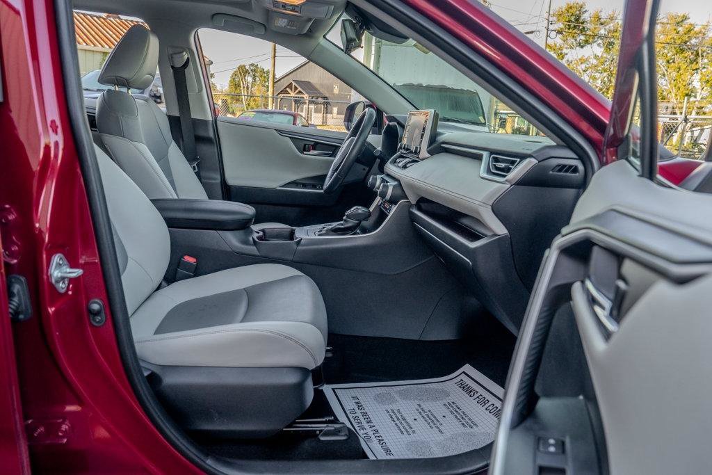Used 2019 Toyota RAV4 Limited AWD/4WD image 24