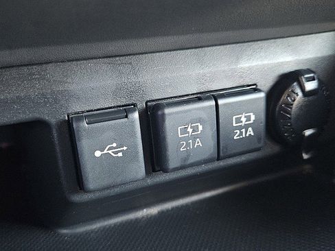 Used 2020 Toyota Highlander XLE image 13