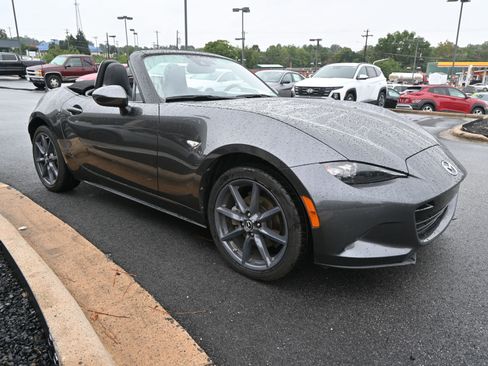 Used 2019 MAZDA MX-5 Miata Grand Touring image 4