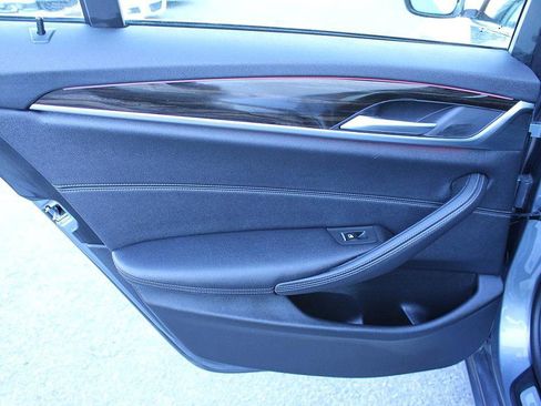 Used 2022 BMW 530i w/ Convenience Package image 18