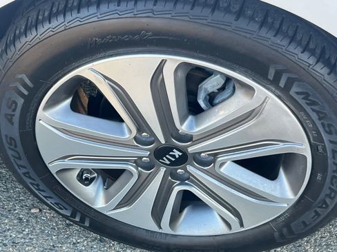 Used 2017 Kia Optima EX image 18