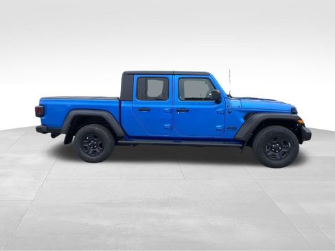 Used 2021 Jeep Gladiator Sport image 2