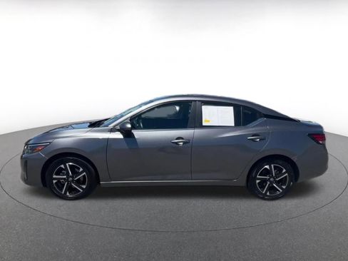 Used 2025 Nissan Sentra SV image 9