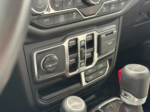 Used 2023 Jeep Gladiator Overland AWD/4WD image 25