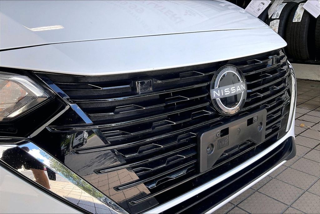 Used 2025 Nissan Sentra SV FWD image 25
