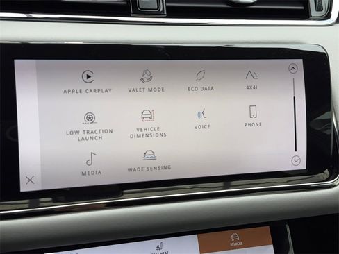 Used 2021 Land Rover Range Rover Evoque R-Dynamic SE image 21