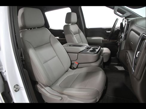 Certified 2021 Chevrolet Silverado 1500 LT w/ Convenience Package II AWD/4WD image 18